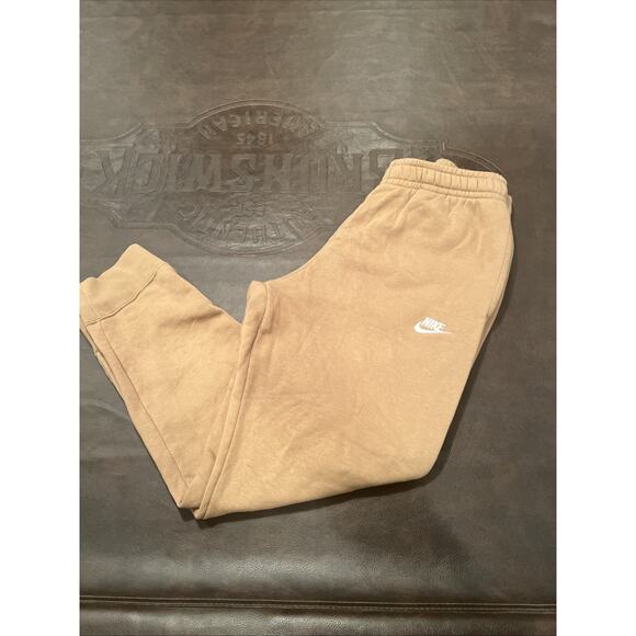 NEW Nike Tapered Leg Sweatpants Club Joggers Clay Brown 716830-215 Mens Sizes - Picture 1 of 4
